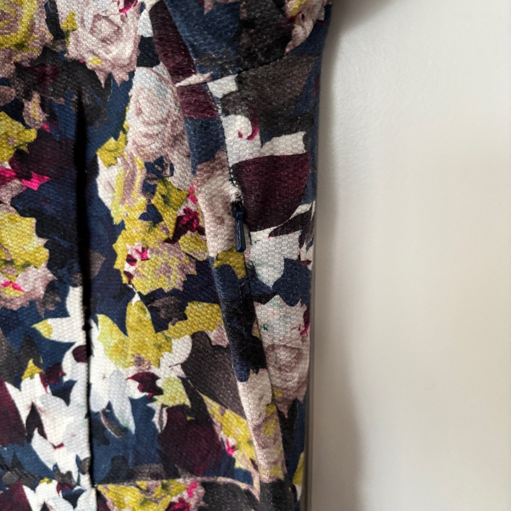 Floral Short Sleeve Dress - Picture 5 of 6